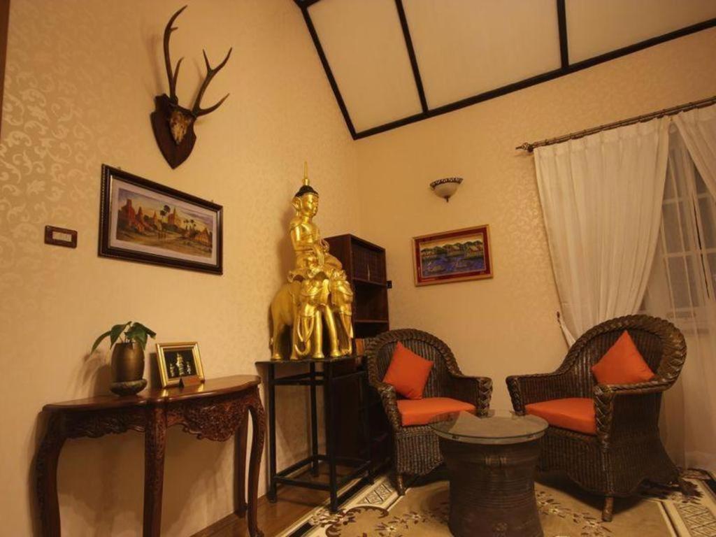 Royal Kalaw Hills Resort Exteriör bild