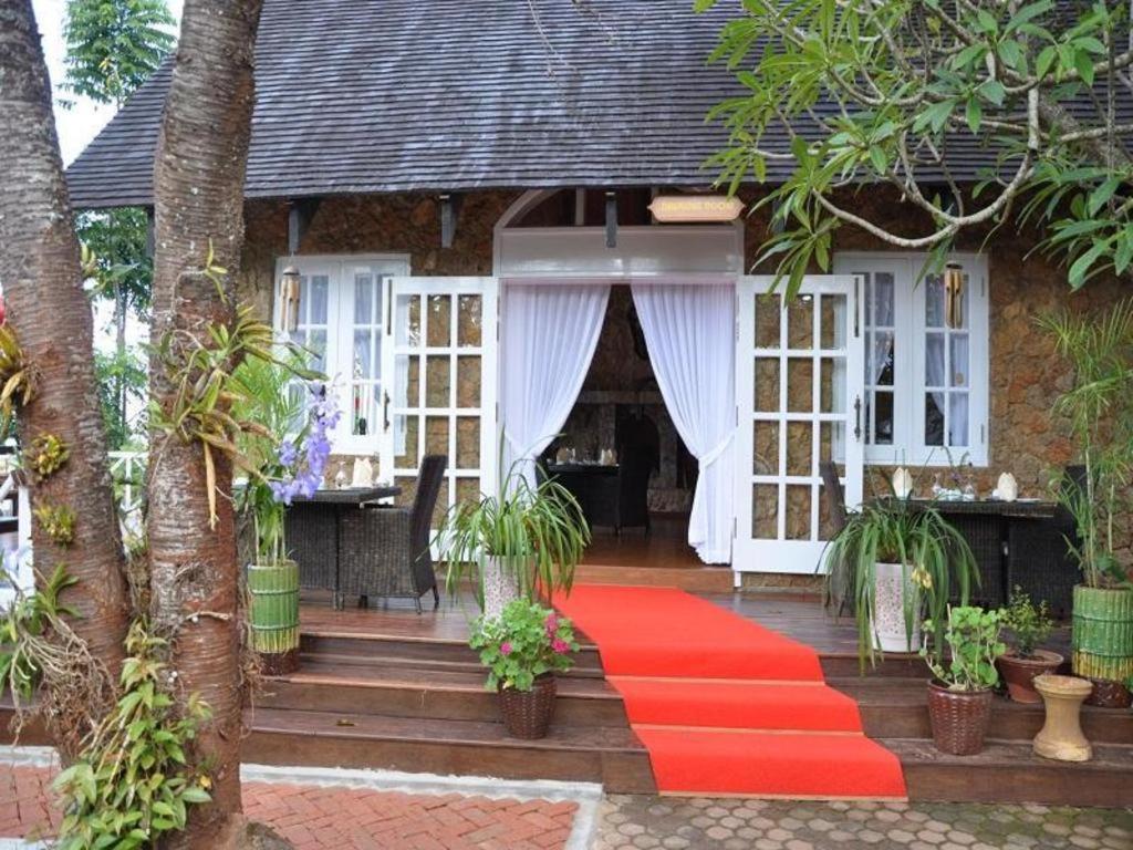 Royal Kalaw Hills Resort Exteriör bild