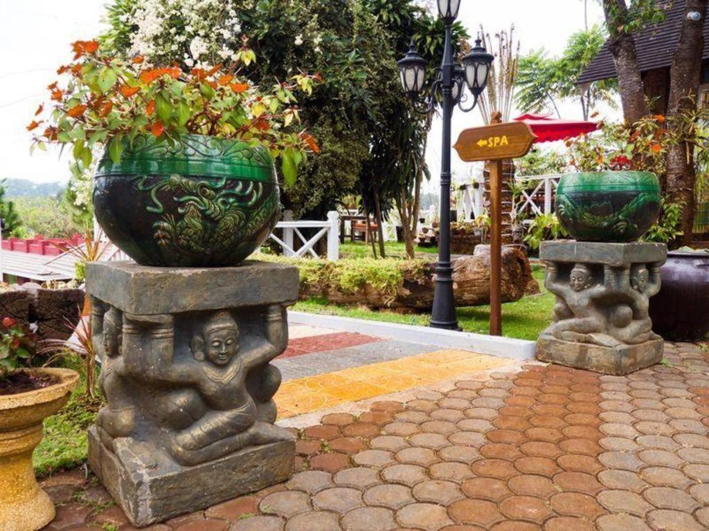 Royal Kalaw Hills Resort Exteriör bild