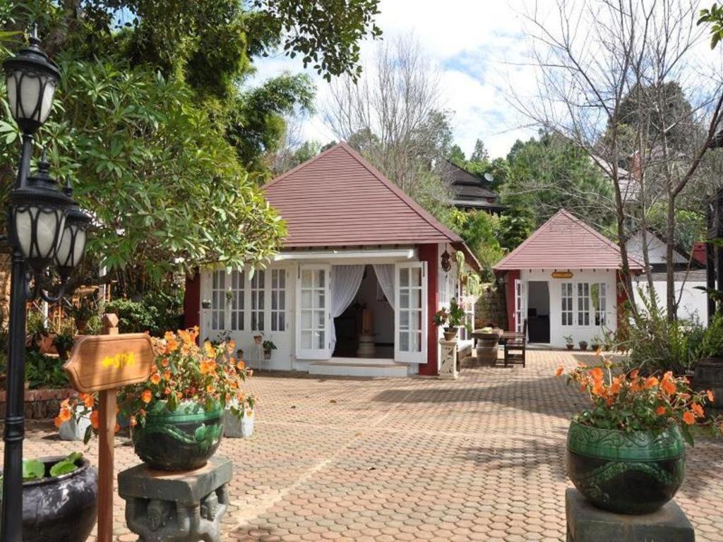 Royal Kalaw Hills Resort Exteriör bild